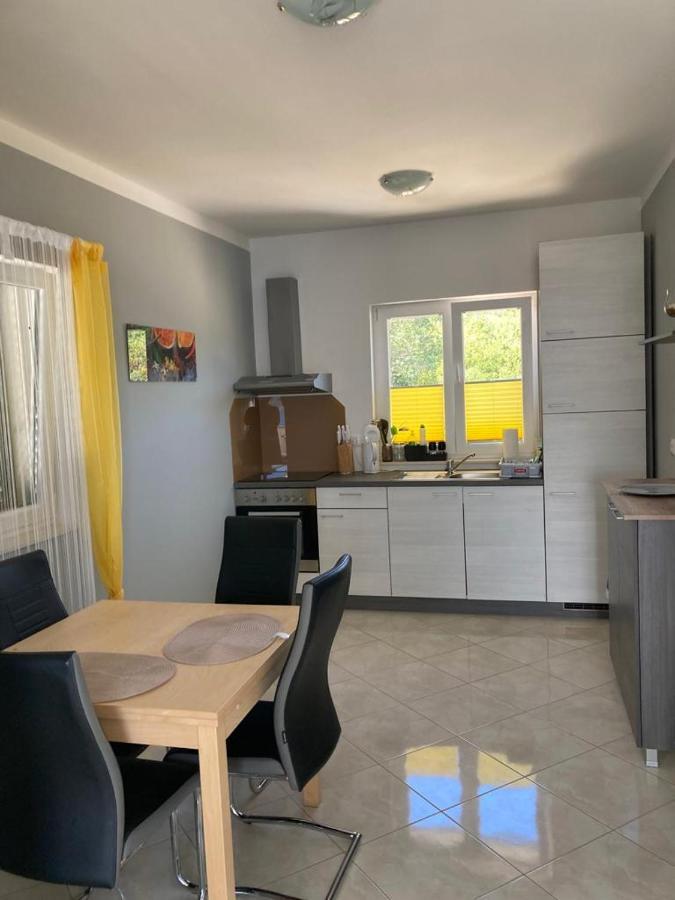 Apartment Modern Seeview With Free Wifi, Free Parking, 300m From